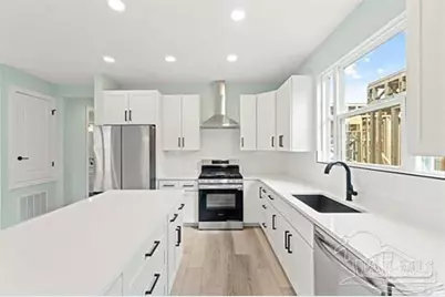 1180 W Intendencia St, Pensacola, FL 32502 - Photo 2