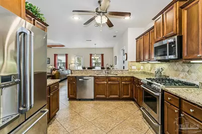 1810 Coast Ct, Gulf Breeze, FL 32563 - Photo 10