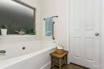 1810 Coast Ct, Gulf Breeze, FL 32563 - Photo 14