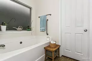 1810 Coast Ct, Gulf Breeze, FL 32563 - Photo 14