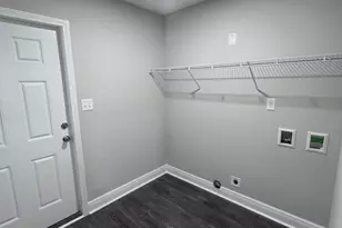 4404 Ellysee Way, Pensacola, FL 32505 - Photo 16