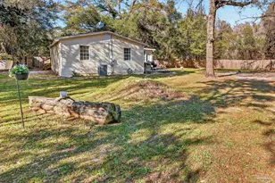 7304 St John's Cir, Milton, FL 32583 - Photo 8