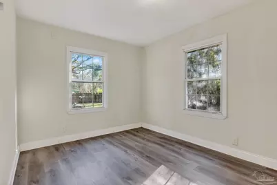 7304 St Johns Cir, Milton, FL 32583 - Photo 32