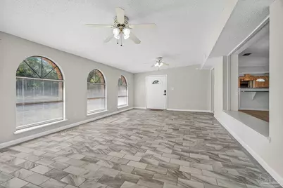 8 Manor Dr, Pensacola, FL 32507 - Photo 4