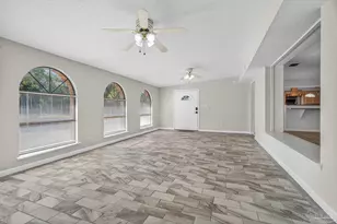 8 Manor Dr, Pensacola, FL 32507 - Photo 4