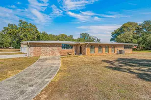 8 Manor Dr, Pensacola, FL 32507 - Photo 1