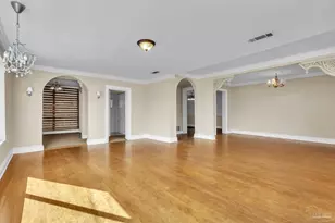 823 E Gadsden St, Pensacola, FL 32501 - Photo 2