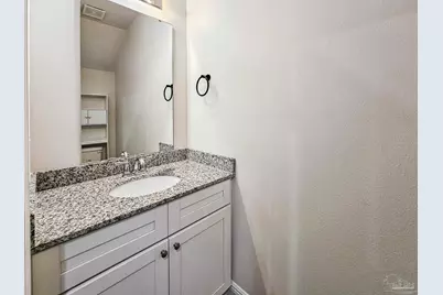 1211 Fairchild Village Dr, Pensacola, FL 32504 - Photo 10