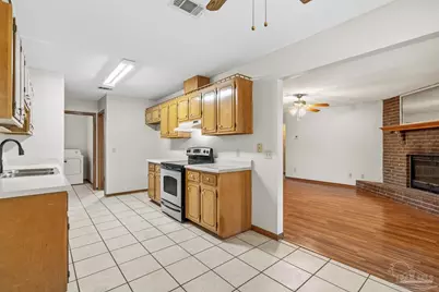 3928 Deerwood Cir, Pace, FL 32571 - Photo 10