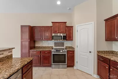 8 Warrior Ct, Pensacola, FL 32507 - Photo 18