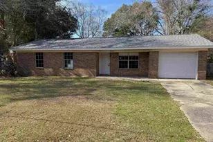 2002 Woodbury Dr, Cantonment, FL 32533 - Photo 1