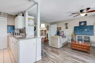 200 Pensacola Beach Rd, Gulf Breeze, FL 32561 - Photo 16