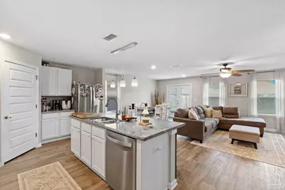 5528 Lancelot Tr, Milton, FL 32583 - Photo 10