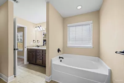 5761 Jade Moon Cir, Milton, FL 32583 - Photo 20