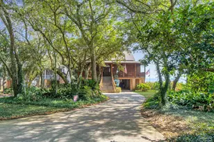 209 Bayshore Dr, Pensacola, FL 32507 - Photo 2