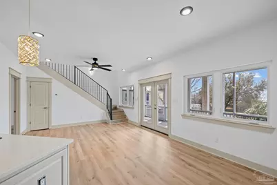 1045 Magnolia Ln, Gulf Breeze, FL 32563 - Photo 10