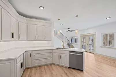 1045 Magnolia Ln, Gulf Breeze, FL 32563 - Photo 8