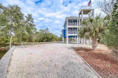 1045 Magnolia Ln, Gulf Breeze, FL 32563 - Photo 44