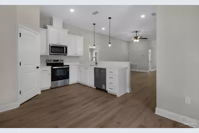 7945 Twin Lake Dr, Milton, FL 32583 - Photo 6