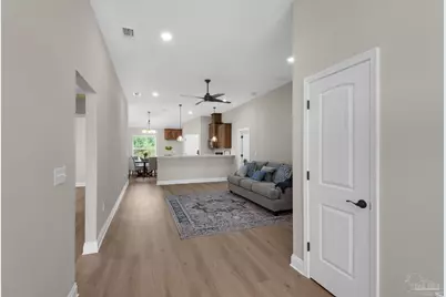 7945 Twin Lake Dr, Milton, FL 32583 - Photo 10