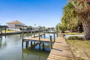 3367 Circle Dr, Gulf Breeze, FL 32563 - Photo 4