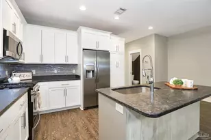 1013 W Intendencia St, Pensacola, FL 32502 - Photo 8