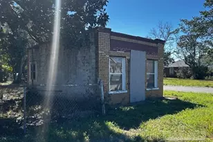 1015 W Intendencia St, Pensacola, FL 32502 - Photo 2