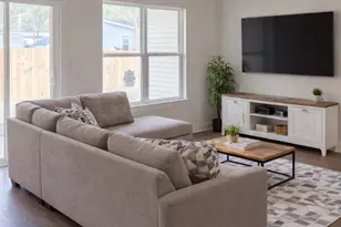 4046 Woodfin Cir, Pace, FL 32571 - Photo 4