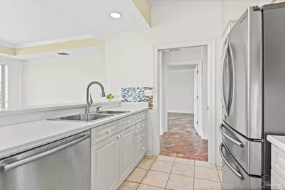1700 Scenic Hwy #403, Pensacola, FL 32503 - Photo 12