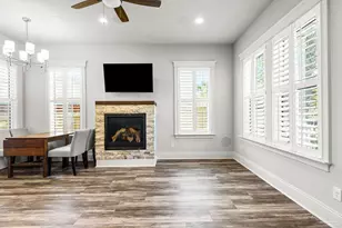 19 W Strong St, Pensacola, FL 32502 - Photo 8