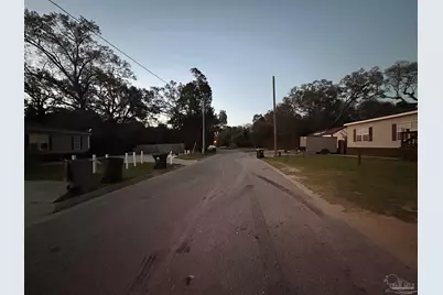 8500 Vickie St, Pensacola, FL 32514 - Photo 4