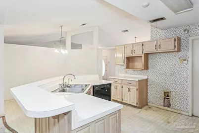 100 Oviedo St, Gulf Breeze, FL 32561 - Photo 14