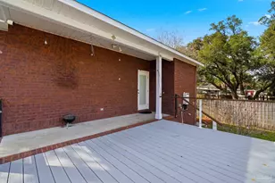 542 S 1st St, Pensacola, FL 32507 - Photo 32