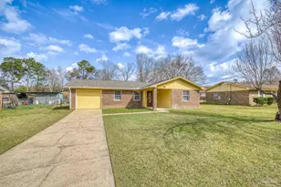 336 Crestfield Cir, Cantonment, FL 32533 - Photo 4