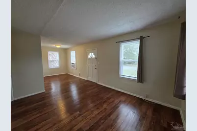 203 SE Syrcle Dr, Pensacola, FL 32507 - Photo 4