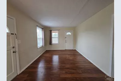 203 SE Syrcle Dr, Pensacola, FL 32507 - Photo 2