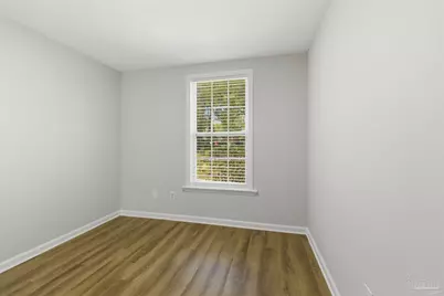 2049 N Roberts Cir, Cantonment, FL 32534 - Photo 18