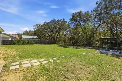 2049 N Roberts Cir, Cantonment, FL 32534 - Photo 28