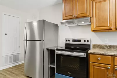 2049 N Roberts Cir, Cantonment, FL 32534 - Photo 10