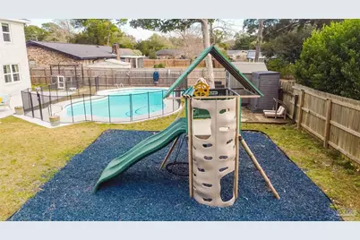 4261 Obregon Dr, Pensacola, FL 32504 - Photo 12