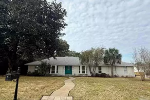 2371 Connell Dr, Pensacola, FL 32503 - Photo 2