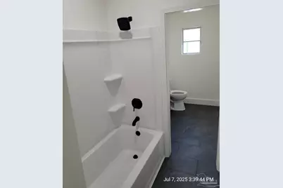 4117 Barrancas Ave #Upstairs, Pensacola, FL 32507 - Photo 8