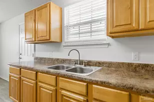 8909 Camshire Cir, Pensacola, FL 32507 - Photo 10