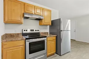 8909 Camshire Cir, Pensacola, FL 32507 - Photo 8