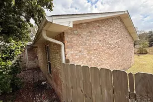 6844 Community Dr, Pensacola, FL 32526 - Photo 10