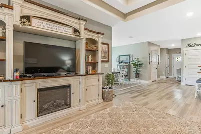 213 Camellia Dr, Cantonment, FL 32533 - Photo 12