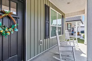 213 Camellia Dr, Cantonment, FL 32533 - Photo 2