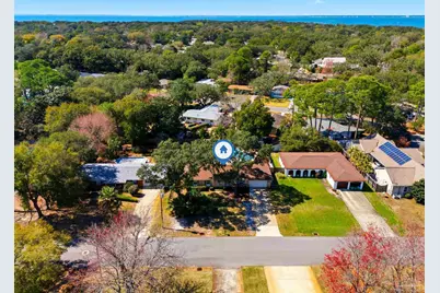 105 Bear Dr, Gulf Breeze, FL 32561 - Photo 2