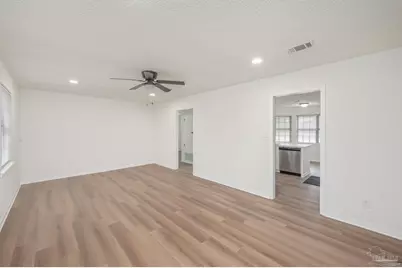 4960 La Ventana Ct, Bellview, FL 32526 - Photo 8