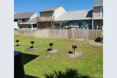 8436 Gulf Blvd, Navarre, FL 32566 - Photo 18